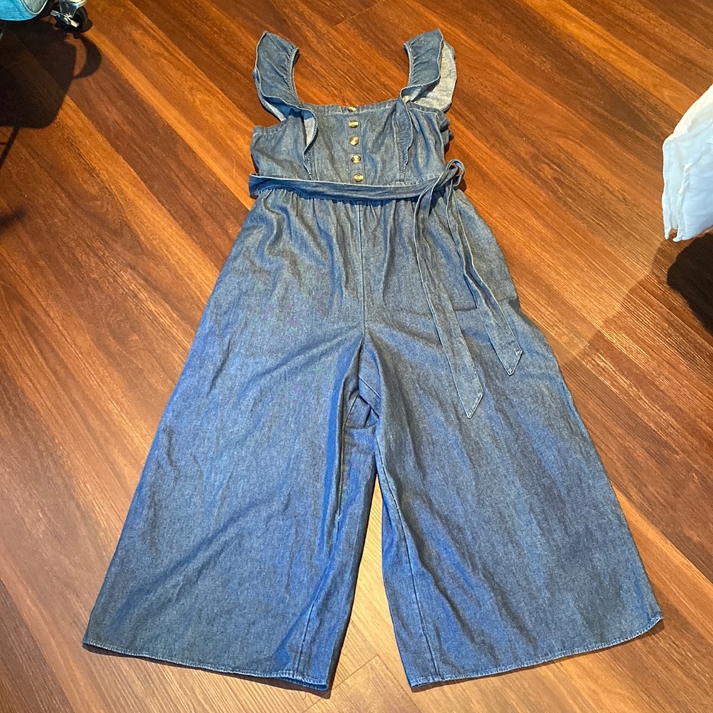 American Eagle Wide leg Jean Cropped Jumpsuit, size L